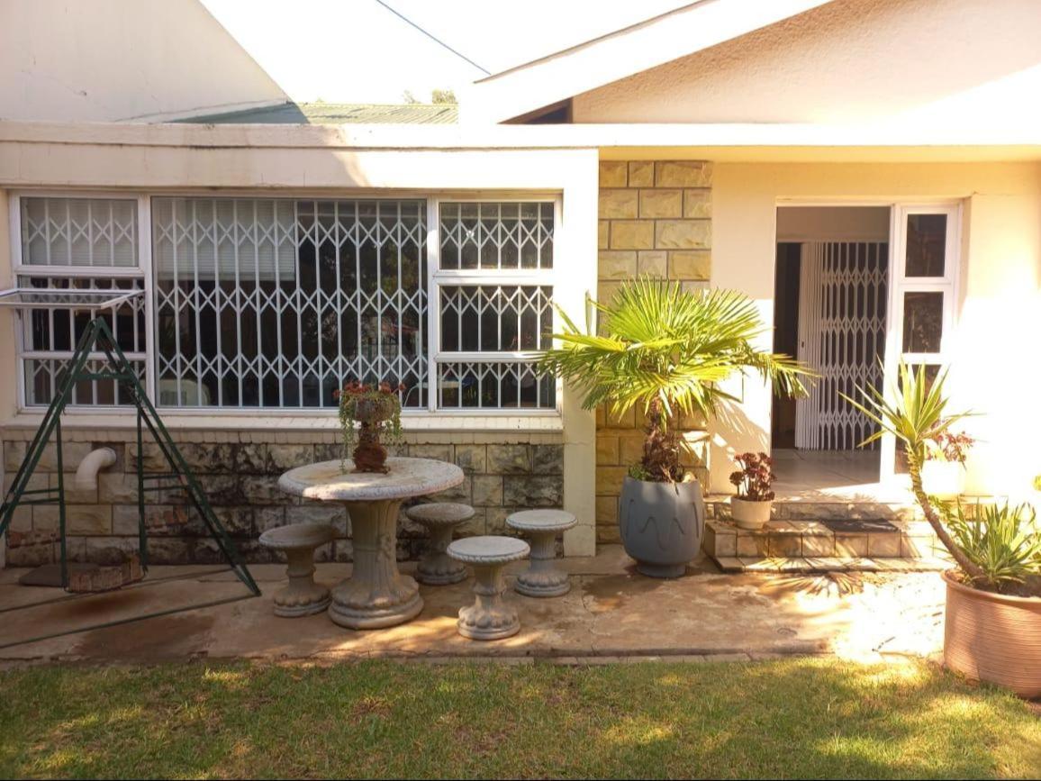 Anri Guesthouse Bloemfontein Eksteriør billede
