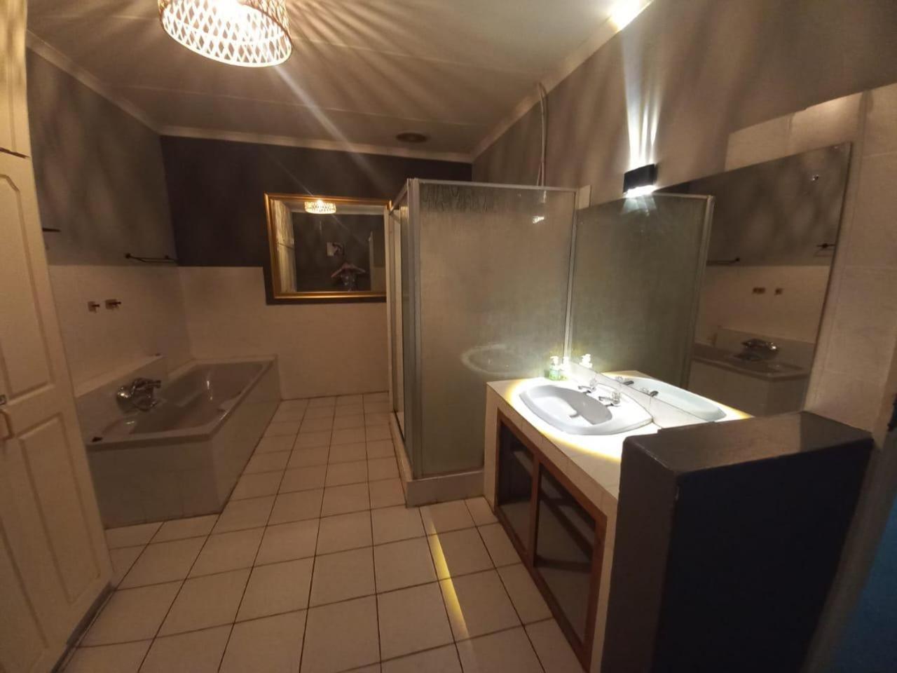Anri Guesthouse Bloemfontein Eksteriør billede