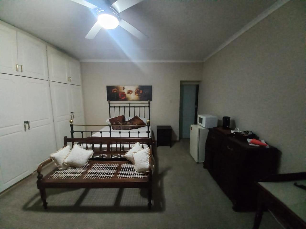 Anri Guesthouse Bloemfontein Eksteriør billede