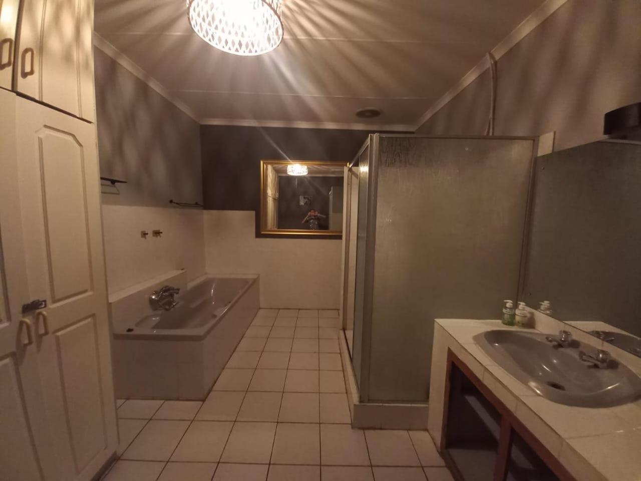 Anri Guesthouse Bloemfontein Eksteriør billede