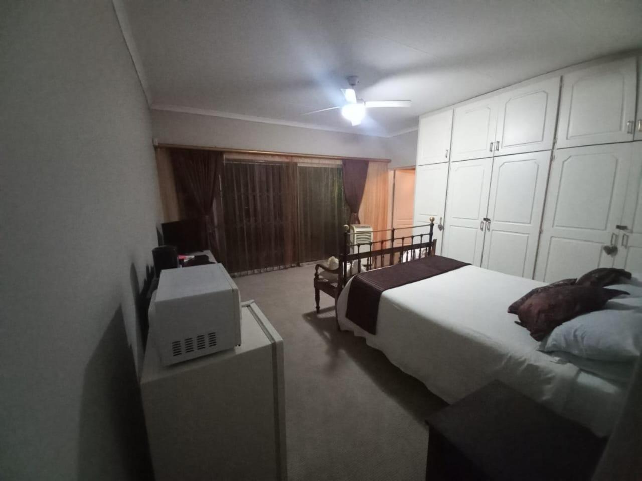 Anri Guesthouse Bloemfontein Eksteriør billede